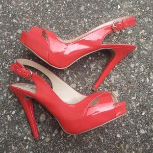 Guess Jelani Patent Salmon Coral Red Peep Heels 8
